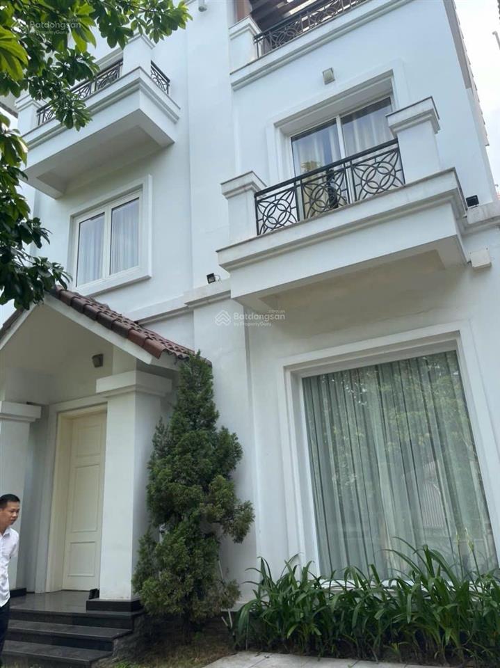 Bán biệt thự đẹp tại vinhomes riverside hoa phượng view hồ. diện tích 181m2, nhà đẹp ở ngay cc bán