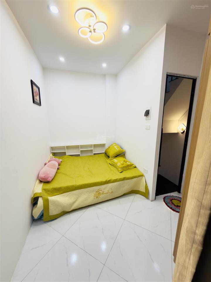 Bán nhà riêng 4 tầng thi sách 3 ngủ 3 wc sổ đỏ chỉ 3,x tỷ