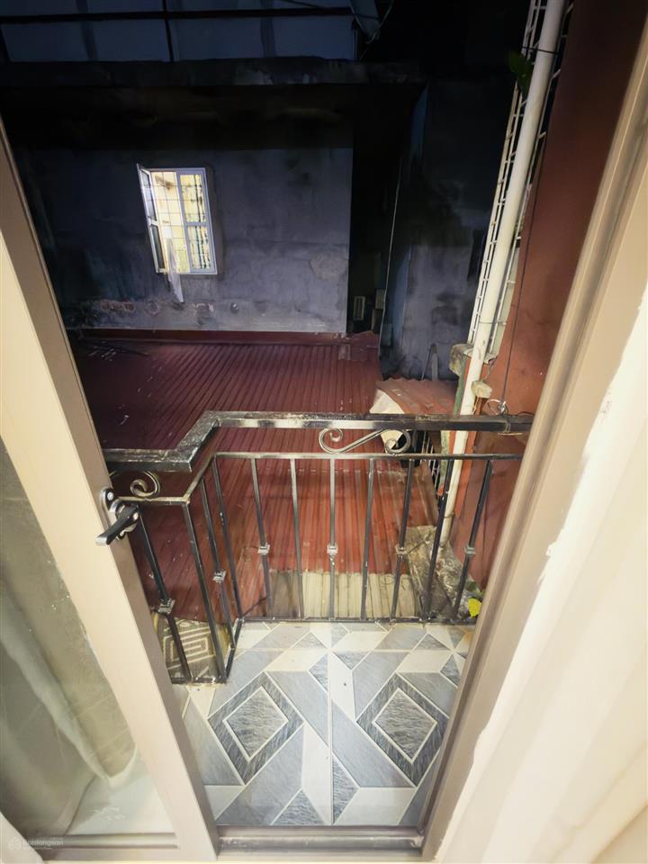 Bán nhà riêng 4 tầng thi sách 3 ngủ 3 wc sổ đỏ chỉ 3,x tỷ