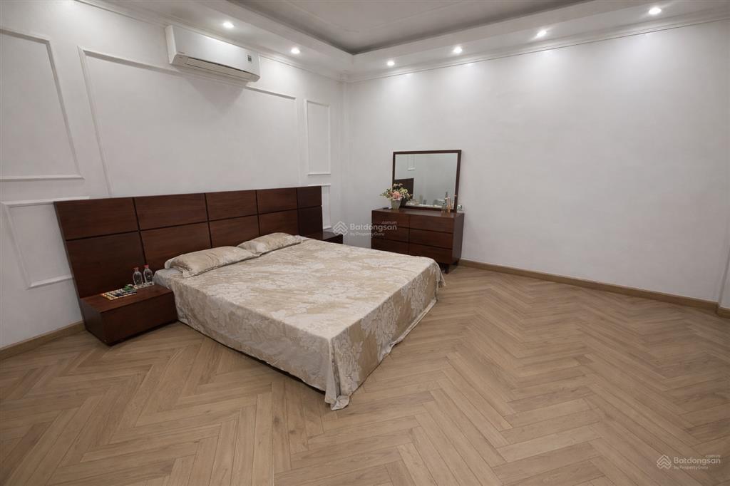 Chính chủ bán nhà liền kề tây nam linh đàm view công viên bãi xe