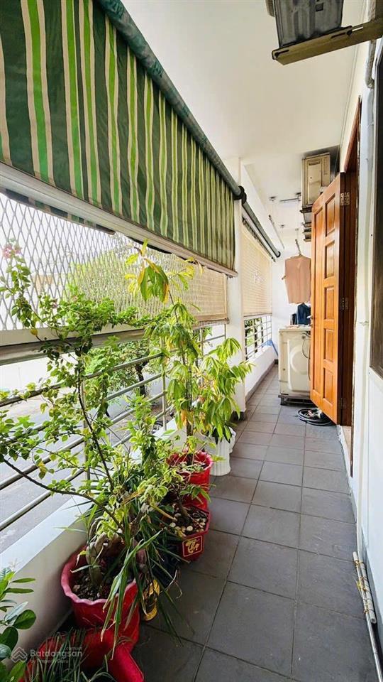 Khu vực trung tâm q2, an khánh. tòa nhà nằm góc đường 14, trên mặt đường vũ tông phan