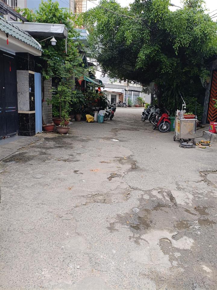 Bán nhà ngay cầu vượt quang trung, q12