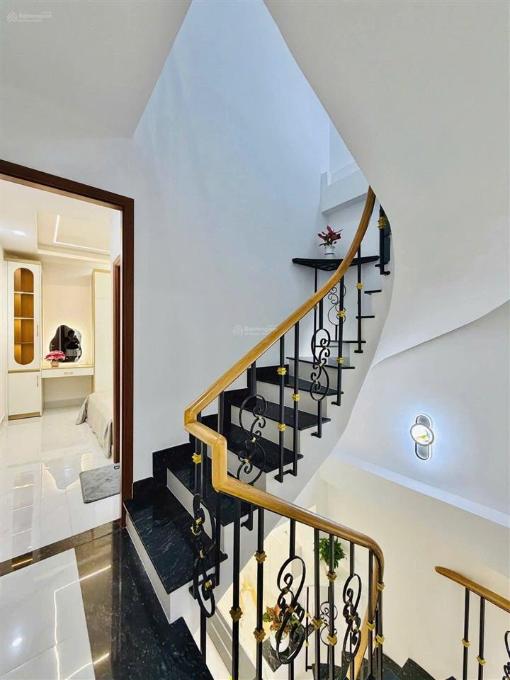 Siêu phẩm gần mặt tiền 4 tầng btct dtsd 115m2 ngang 11m 7 tỷ 250 nguyễn kiệm phú nhuận