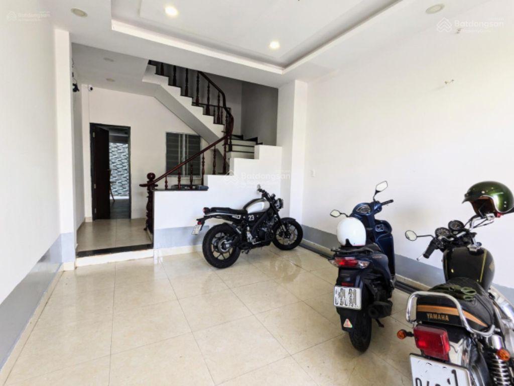 Hàng hiếm q10 lý thái tổ 4 tầng btct 5pn chỉ 7 tỷ hơn nhà mới ở ngay