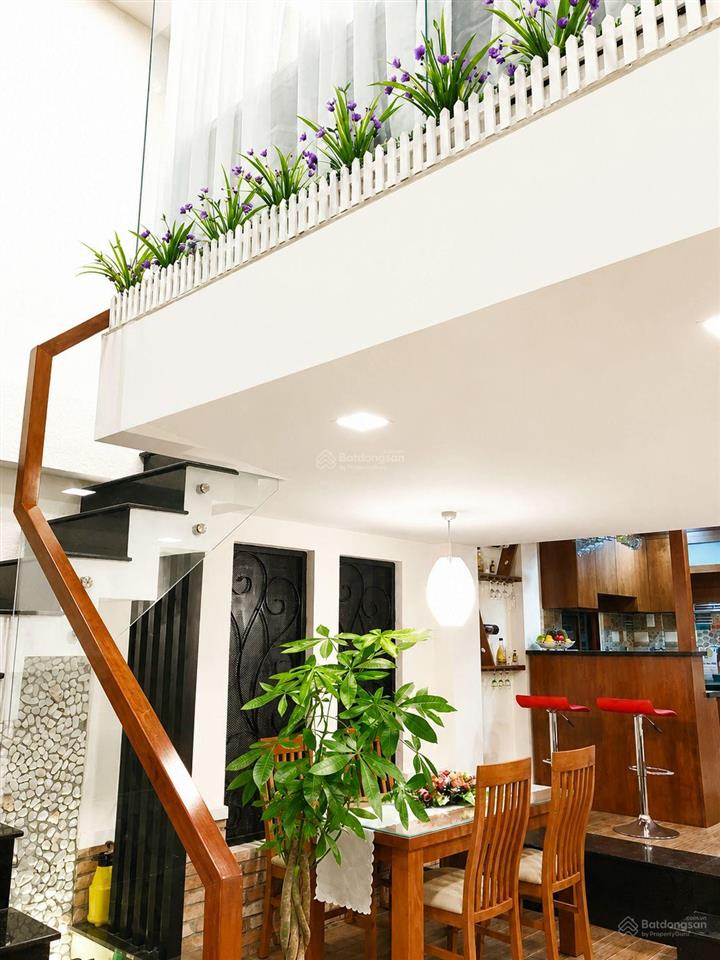 Gần mặt tiền đặng văn ngữ phú nhuận 3 tầng 3pn 33m nhỉnh 6 tỷ