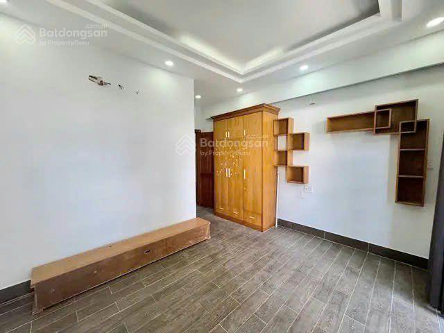 Nhà đẹp lung linh, ô tô vào nhà, kế mặt tiền, 180m2 dtsd, 4 tầng, 5,7 tỷ ngay tt q12