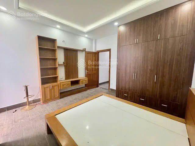 Nhà đẹp lung linh, ô tô vào nhà, kế mặt tiền, 180m2 dtsd, 4 tầng, 5,7 tỷ ngay tt q12
