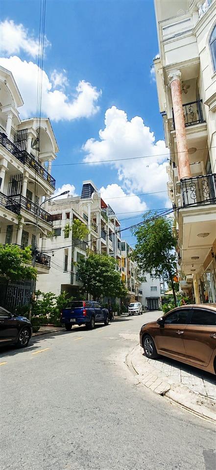 Nhà đẹp lung linh, ô tô vào nhà, kế mặt tiền, 180m2 dtsd, 4 tầng, 5,7 tỷ ngay tt q12