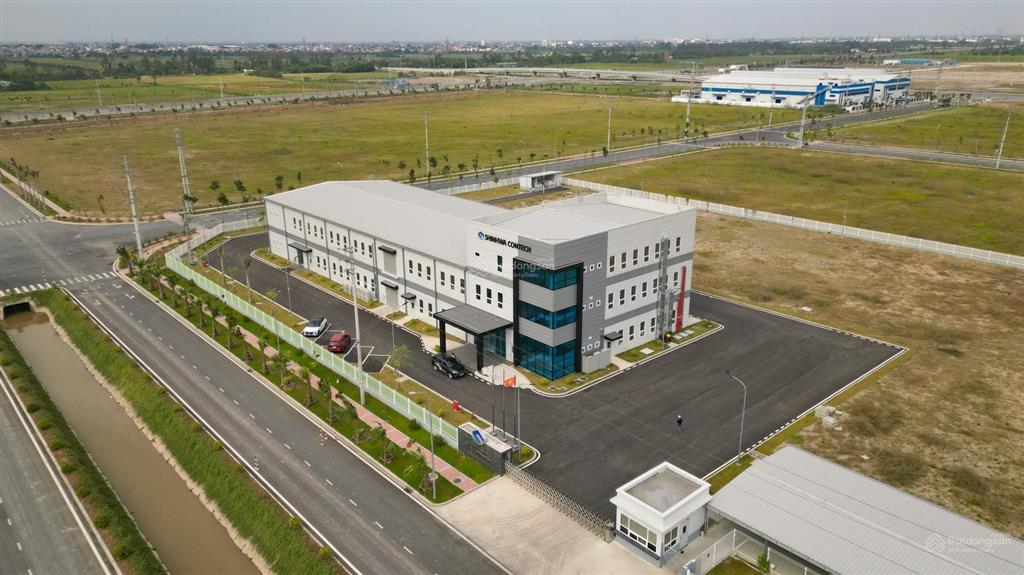 Cho thuê nhà xưởng 2.900m2 2 tầng kcn sạch hưng yên
