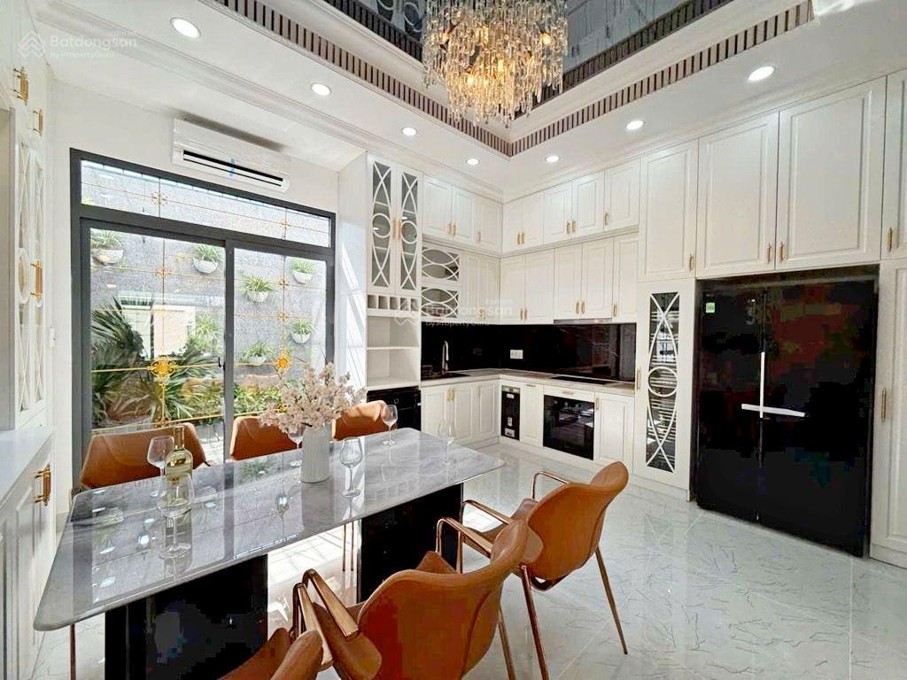 Bán nhà mặt tiền 4 tầng lê bôi, ngang 5m, tặng nội thất 3 tỷ, hoàn công đủ, xe hơi ngủ