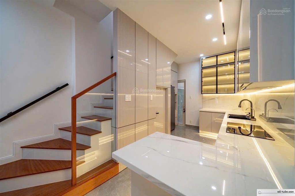 Nhà đẹp, hxh ngay hồ biểu chánh  trần cao vân, p phú nhuận  khu hiếm nhà bán.