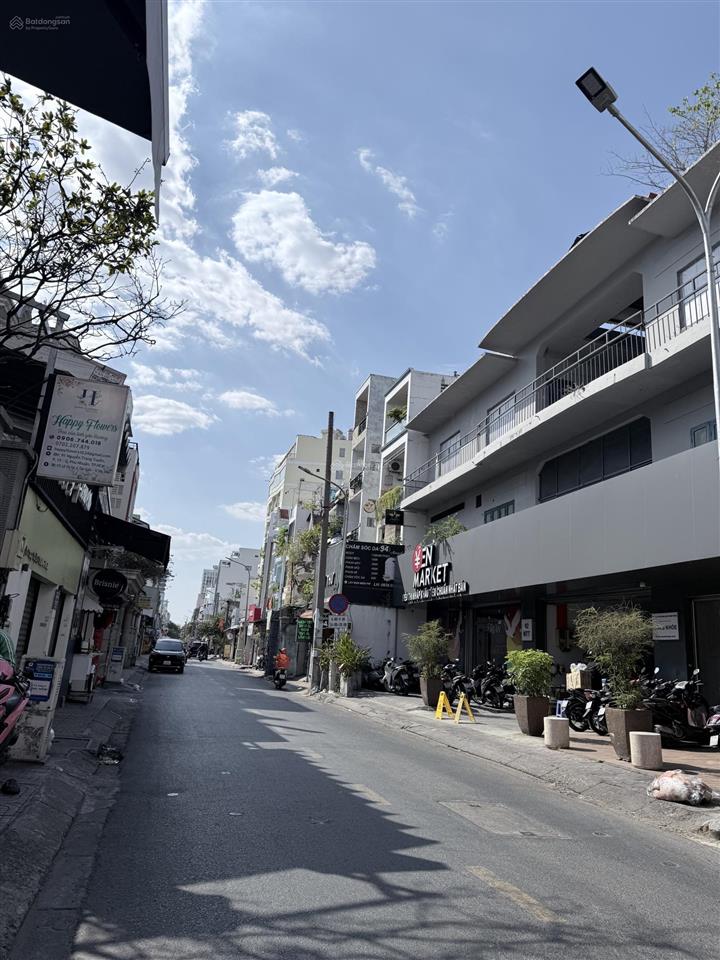 Bán nhà căn góc 2mt nguyễn trọng tuyển  trần huy liệu, ngang 10m, dtcn 212m2
