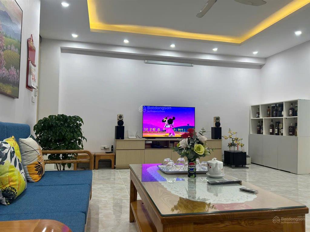 Hàng xóm tân hoàng minh! bán căn 2 phòng ngủ dt 76m2 full nội thất, view hồ tây 655 lạc long quân