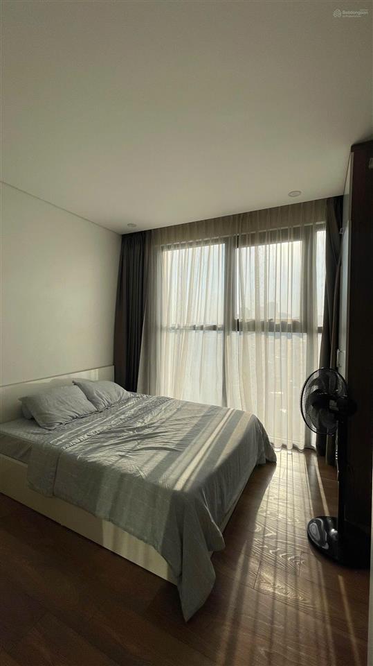 Chính chủ bán căn hộ 2 ngủ dt 50m2, đủ nội thất, sẵn sổ lâu dài tòa d'el dorado.  0988 661 ***