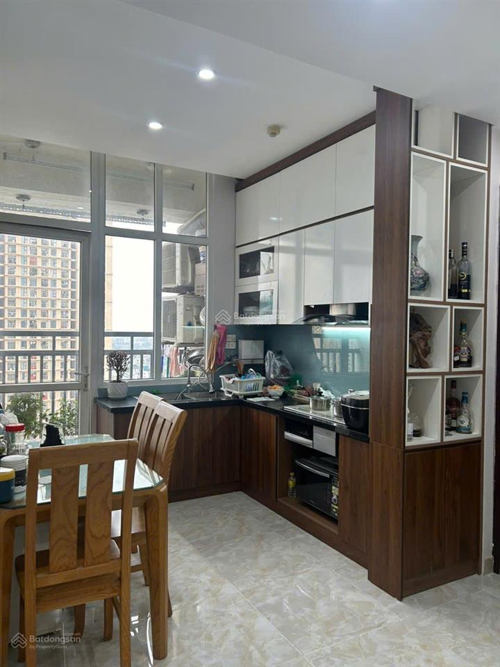 7.5 tỷ cho căn 2 ngủ 76m2 view hồ tây tại tòa c18 quận tây hồ, full nội thất, sổ đỏ lâu dài