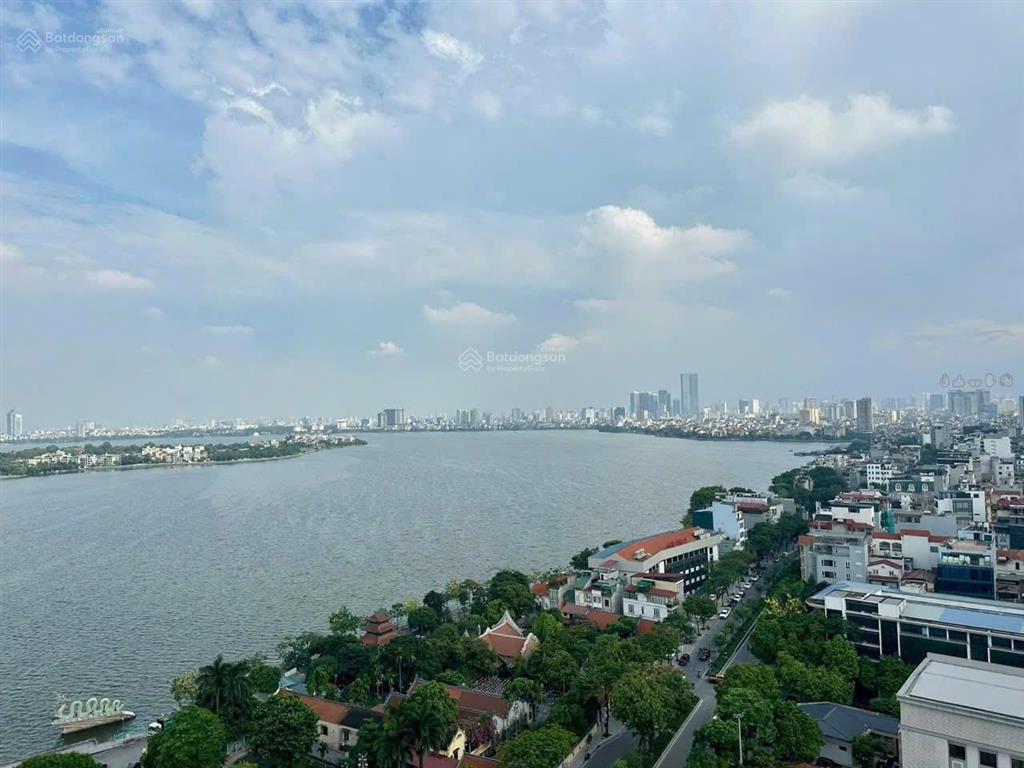 7.5 tỷ cho căn 2 ngủ 76m2 view hồ tây tại tòa c18 quận tây hồ, full nội thất, sổ đỏ lâu dài