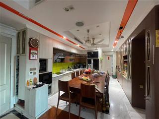 Bán căn hộ chung cư veam ngõ 689 lạc long quân  căn góc 3 ngủ dt 140m2 full nt. giá 11.8 tỷ