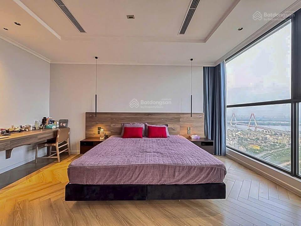 Bán gấp! căn 2 ngủ view cầu nhật tân tòa sunshine riverside  dt 61m2 full nt  5.65 tỷ giá đầu tư