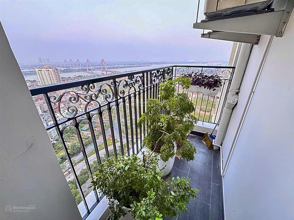 Căn 2 ngủ tầng cao view sông hồng, dt 65m2, sổ đỏ lâu dài. giá 6,35 tỷ  sunshine riverside