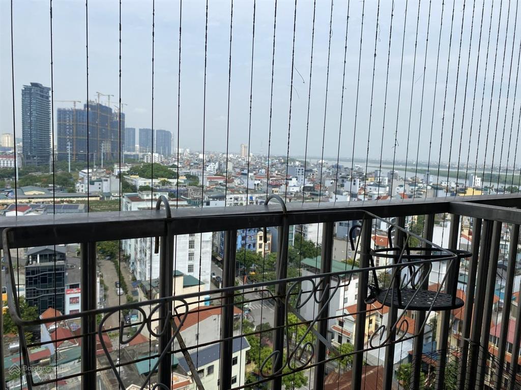 Tây hồ  căn 2 ngủ 66m2 view cầu nhật tân  full nt  sổ đỏ lâu dài  giá 5.65 tỷ.  0988 661 ***