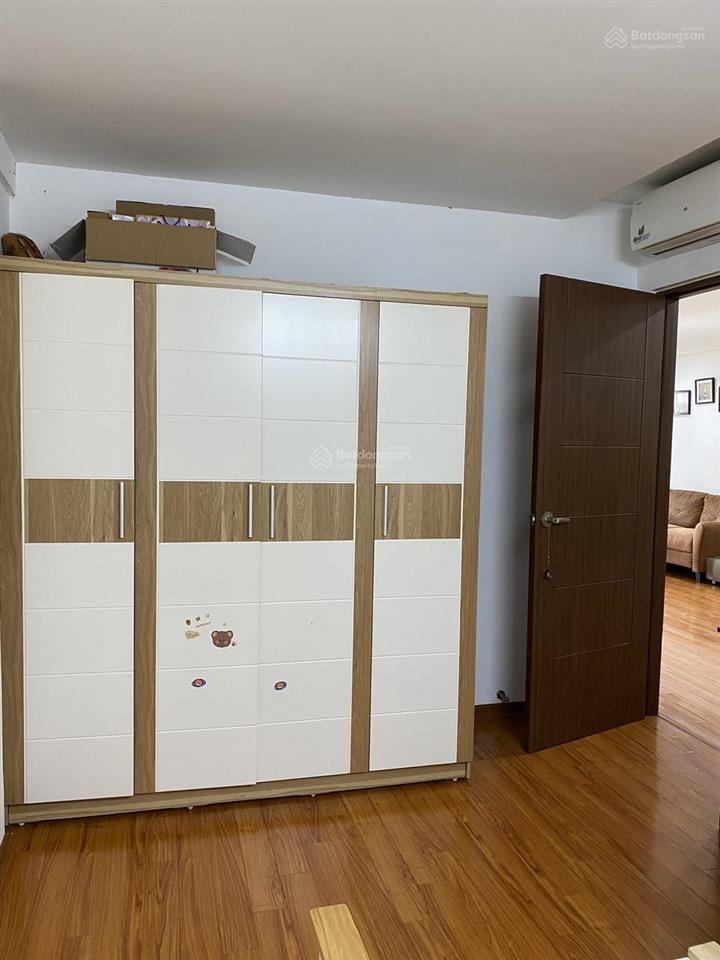 Tây hồ  căn 2 ngủ 66m2 view cầu nhật tân  full nt  sổ đỏ lâu dài  giá 5.65 tỷ.  0988 661 ***