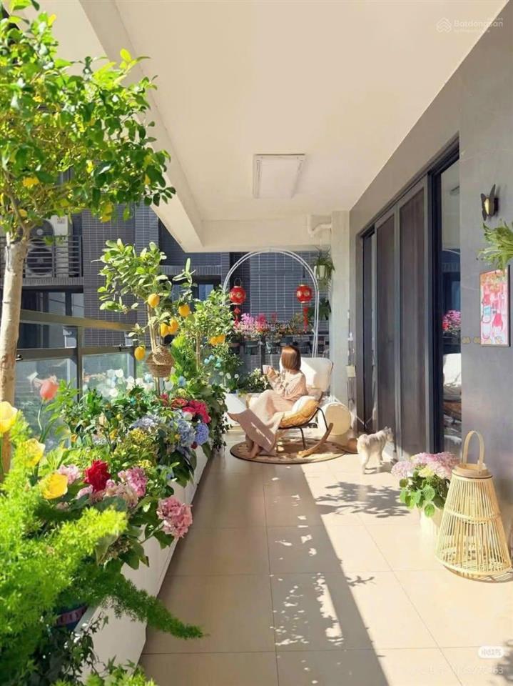 Bán căn hộ 2 ngủ view sông hồng đẹp chung cư sunshine golden river tây hồ  dt 124m2 giá 16 tỷ