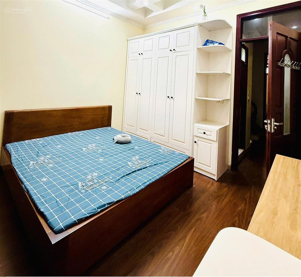 Bán nhà 3 tầng ngõ 68 cầu giấy, dt 45m2, 3 ngủ, mặt tiền rộng 6.5m, ở hoặc cho thuê. giá 6.9 tỷ