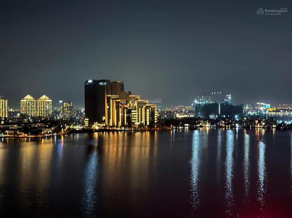 Bán căn 3 ngủ 101m2 view hồ tây, sát quận ủy tây hồ, hàng xóm tân hoàng minh  11 tỷ c18 xuân la