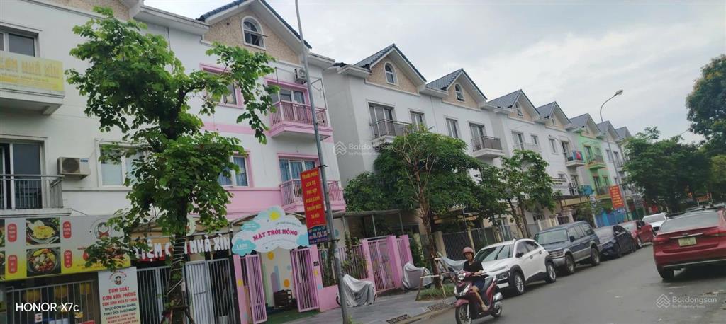 Chính chủ gửi bán căn biệt thự 3,5 tầng chung cư erowindow đông hội  đông anh hà nội