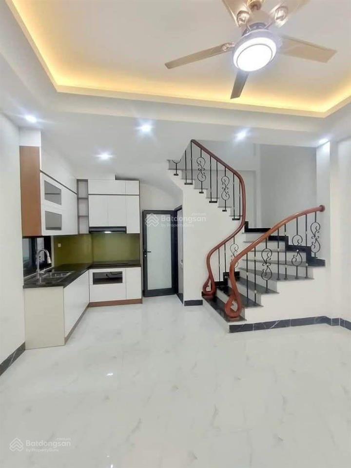 Chính chủ cần tiền gửi bán gấp căn nhà 5 tầng gần thị trấn đông anh, hà nội