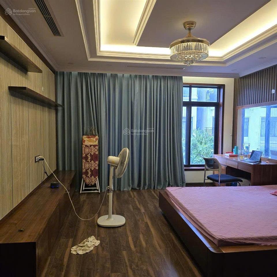 Bán căn shophouse tại vinhomes gardenia, diện tích 93m2, 5 tầng, thang máy, gara ô tô, giá 48.6 tỷ