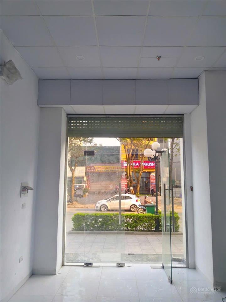 Bán căn shophouse sổ lâu dài 188m2  nhà mới 4 tầng  vỉa hè rộng, ô tô chánh. giá 10.5 tỷ bao phí