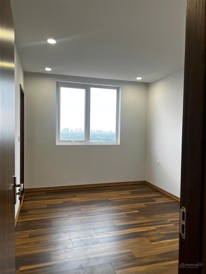 Bán căn 3pn2vs 98,6m2, tầng đẹp, view pháo hoa, sẵn sổ. giá 5.8 tỷ bao phí, có thương lượng