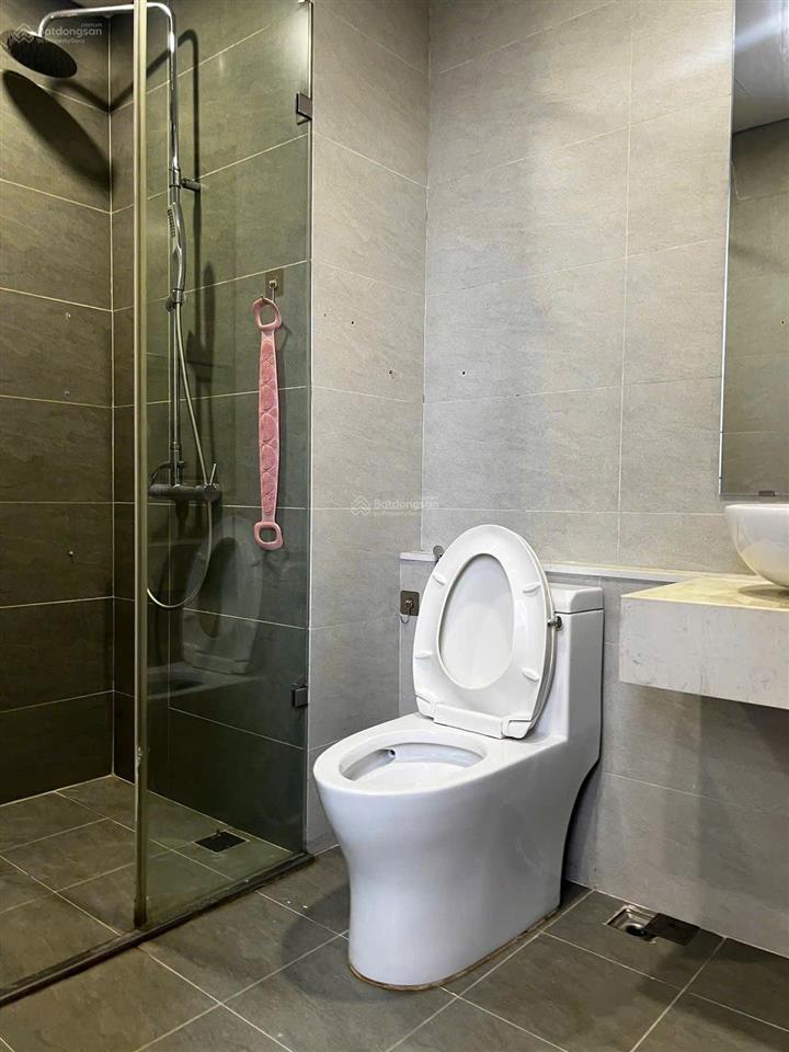 Bán căn 3pn2vs 98,6m2, tầng đẹp, view pháo hoa, sẵn sổ. giá 5.8 tỷ bao phí, có thương lượng