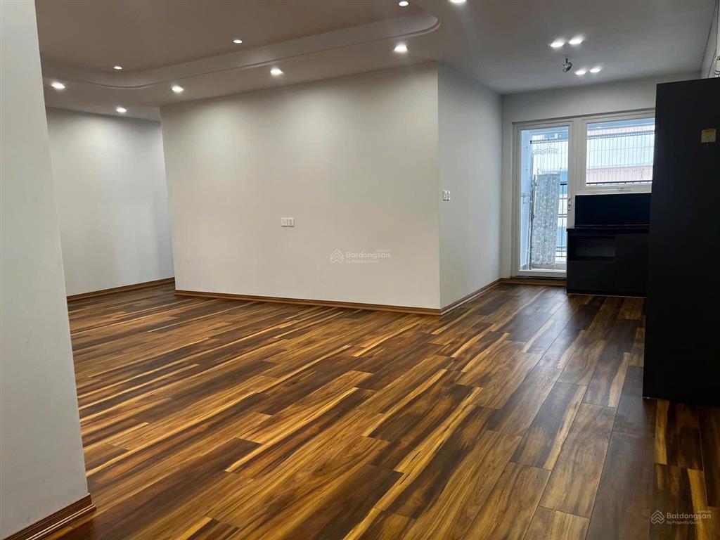 Bán căn 3pn2vs 98,6m2, tầng đẹp, view pháo hoa, sẵn sổ. giá 5.8 tỷ bao phí, có thương lượng