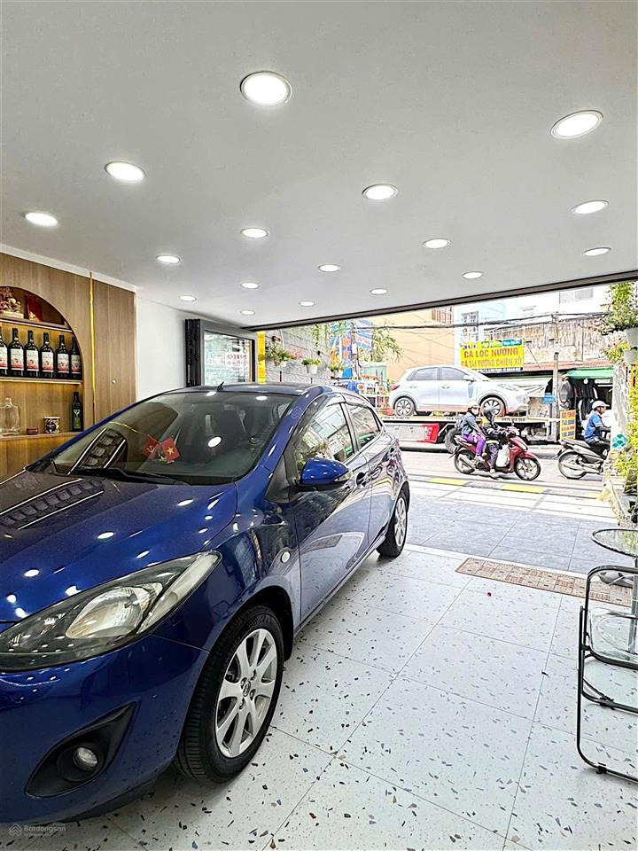 Mặt tiền 64m2ngang 5.35m 5 tầngkinh doanh siêu đẹp ngay chợ giao thương sầm uất. chỉ 12ty5