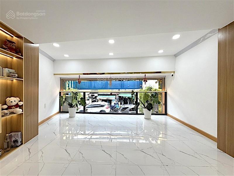 Mặt tiền 64m2ngang 5.35m 5 tầngkinh doanh siêu đẹp ngay chợ giao thương sầm uất. chỉ 12ty5