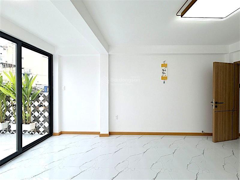 Mặt tiền 64m2ngang 5.35m 5 tầngkinh doanh siêu đẹp ngay chợ giao thương sầm uất. chỉ 12ty5