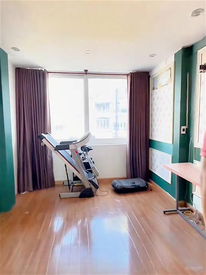 Mặt tiền 3 tháng 2 lề 6m 2 mặt tiền 56m2 5 tầng 7pnmặt bằng kinh doanh. chỉ 13ty9( chốt)
