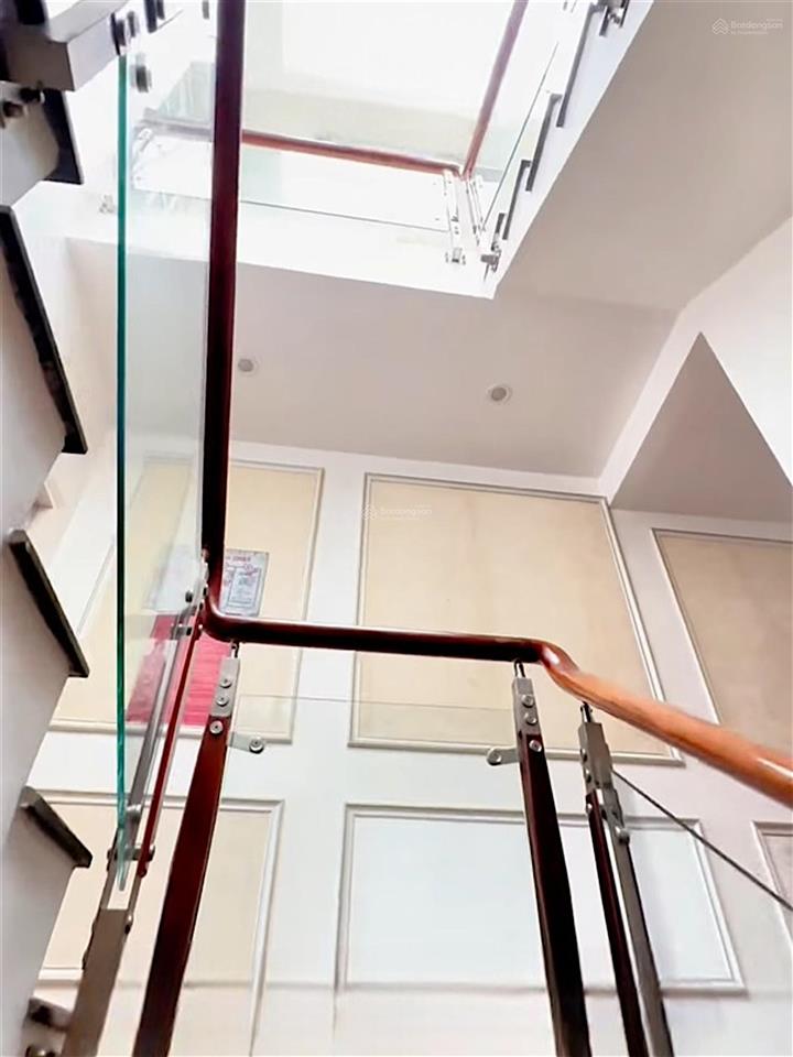 Mặt tiền 3 tháng 2 lề 6m 2 mặt tiền 56m2 5 tầng 7pnmặt bằng kinh doanh. chỉ 13ty9( chốt)