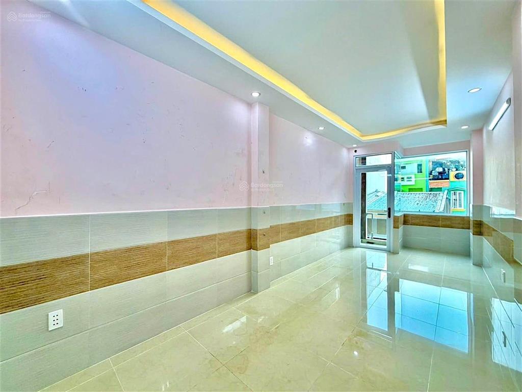 Cao thắng giáp cầu công lý  thông trường sa  30m2  5 tầng  sát mt  chỉ 5 tỷ 5 tl