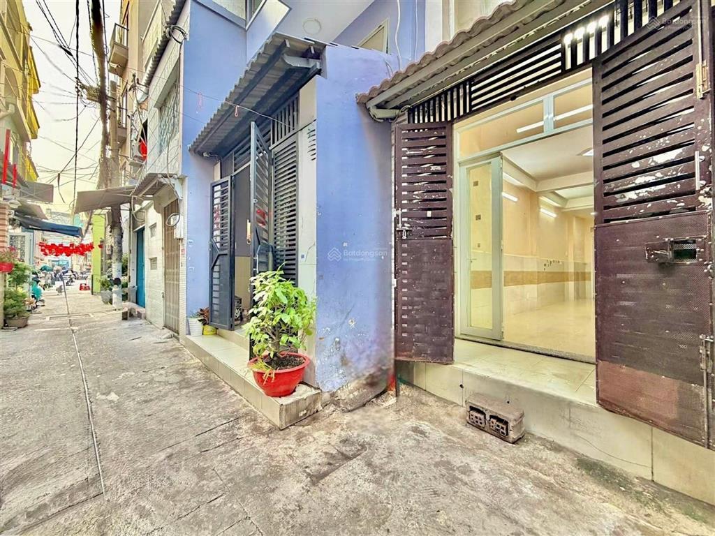 Cao thắng giáp cầu công lý  thông trường sa  30m2  5 tầng  sát mt  chỉ 5 tỷ 5 tl