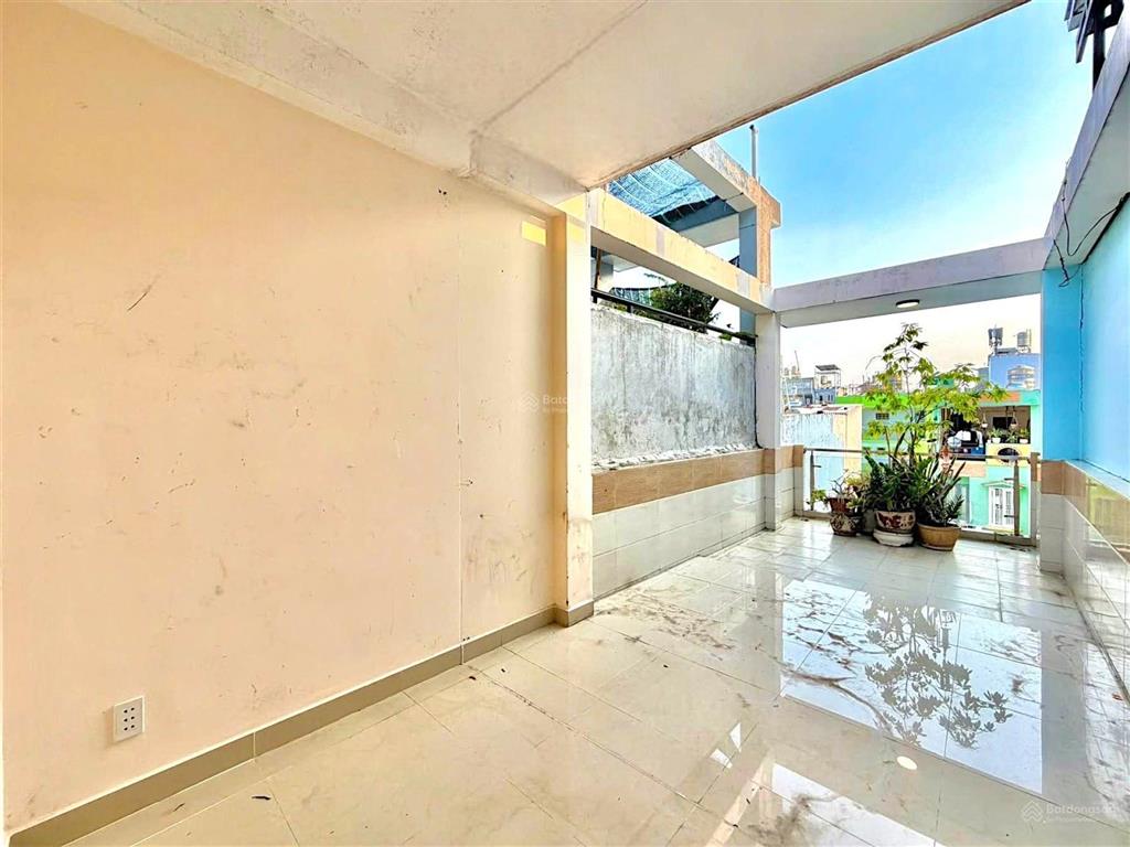 Cao thắng giáp cầu công lý  thông trường sa  30m2  5 tầng  sát mt  chỉ 5 tỷ 5 tl