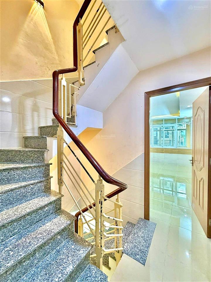 Cao thắng giáp cầu công lý  thông trường sa  30m2  5 tầng  sát mt  chỉ 5 tỷ 5 tl