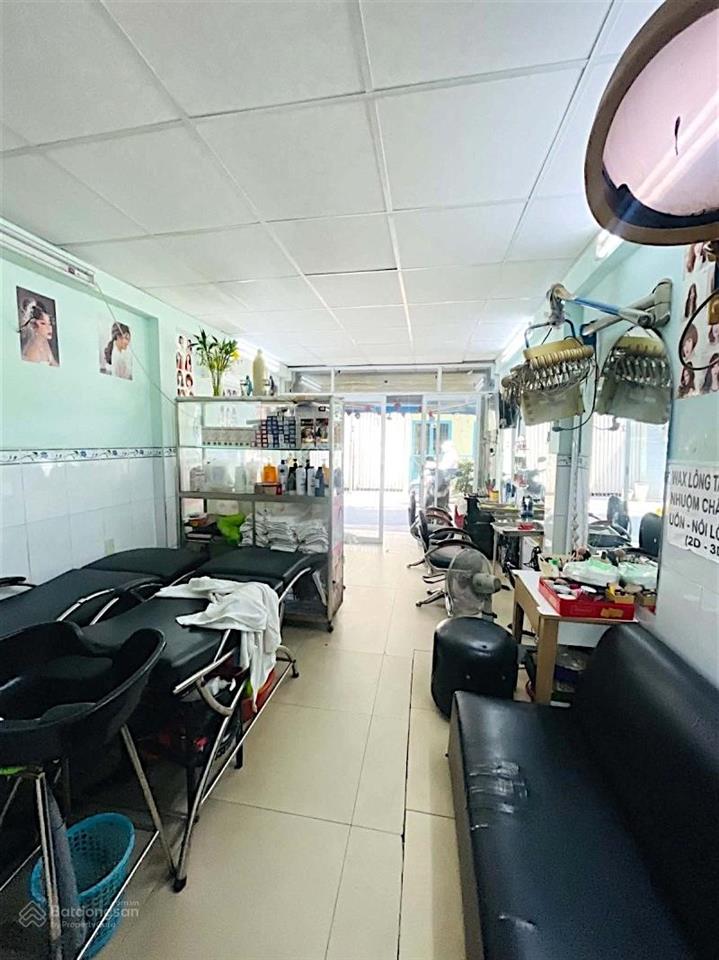 Mặt tiền trần khắc chân phú nhuận  kề hồ văn huê  35m2  3 tầng  kinh doanh tốt  chỉ 6 tỷ 9