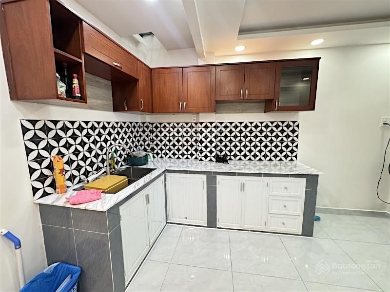 Bạch đằng  điện biên phủ giáp quận 1  40m2  3 tầng mới  gần 5 đh lớn  chỉ 5 tỷ 5