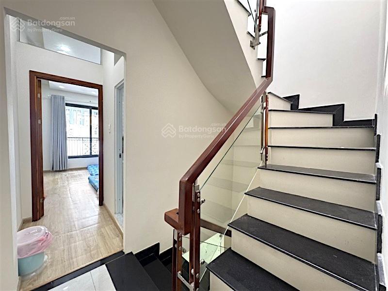 Bạch đằng  điện biên phủ giáp quận 1  40m2  3 tầng mới  gần 5 đh lớn  chỉ 5 tỷ 5