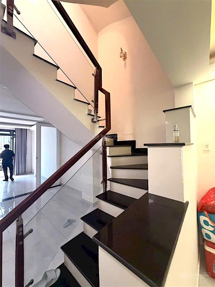Bạch đằng  điện biên phủ giáp quận 1  40m2  3 tầng mới  gần 5 đh lớn  chỉ 5 tỷ 5