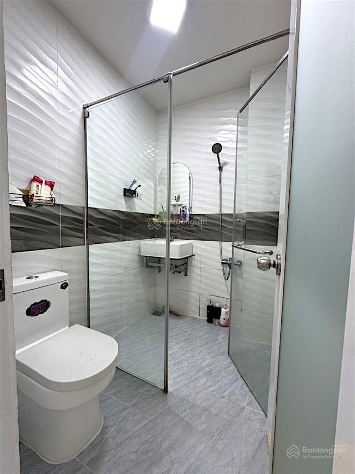 Bạch đằng  điện biên phủ giáp quận 1  40m2  3 tầng mới  gần 5 đh lớn  chỉ 5 tỷ 5