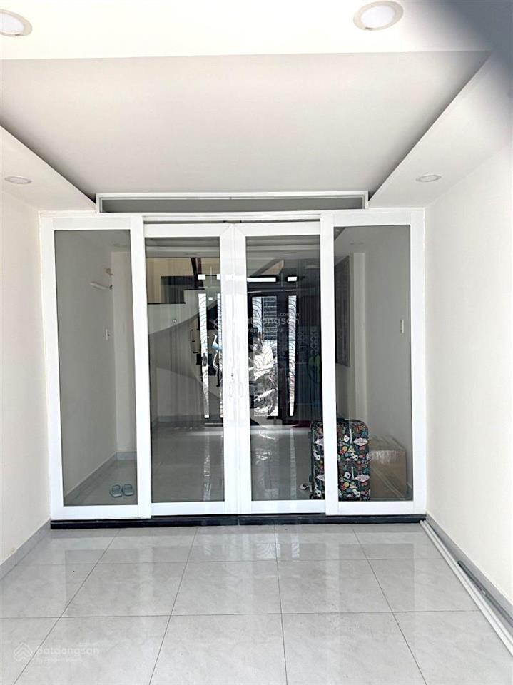 Bạch đằng  điện biên phủ giáp quận 1  40m2  3 tầng mới  gần 5 đh lớn  chỉ 5 tỷ 5